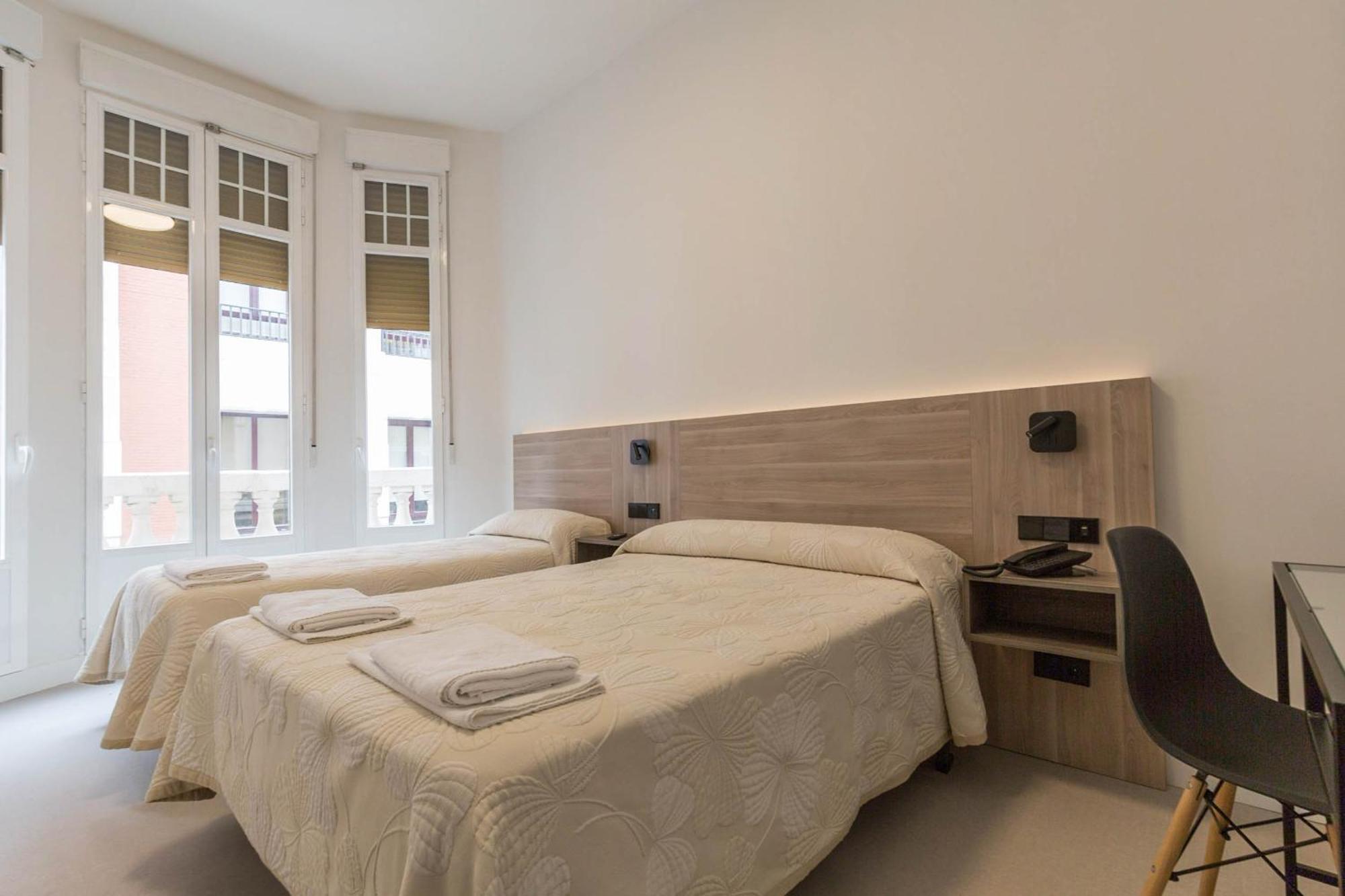 Hostal Excelsior Мадрид Екстериор снимка
