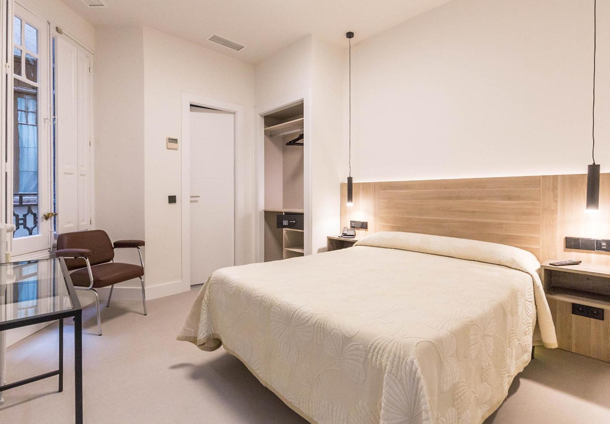 Hostal Excelsior Мадрид Екстериор снимка