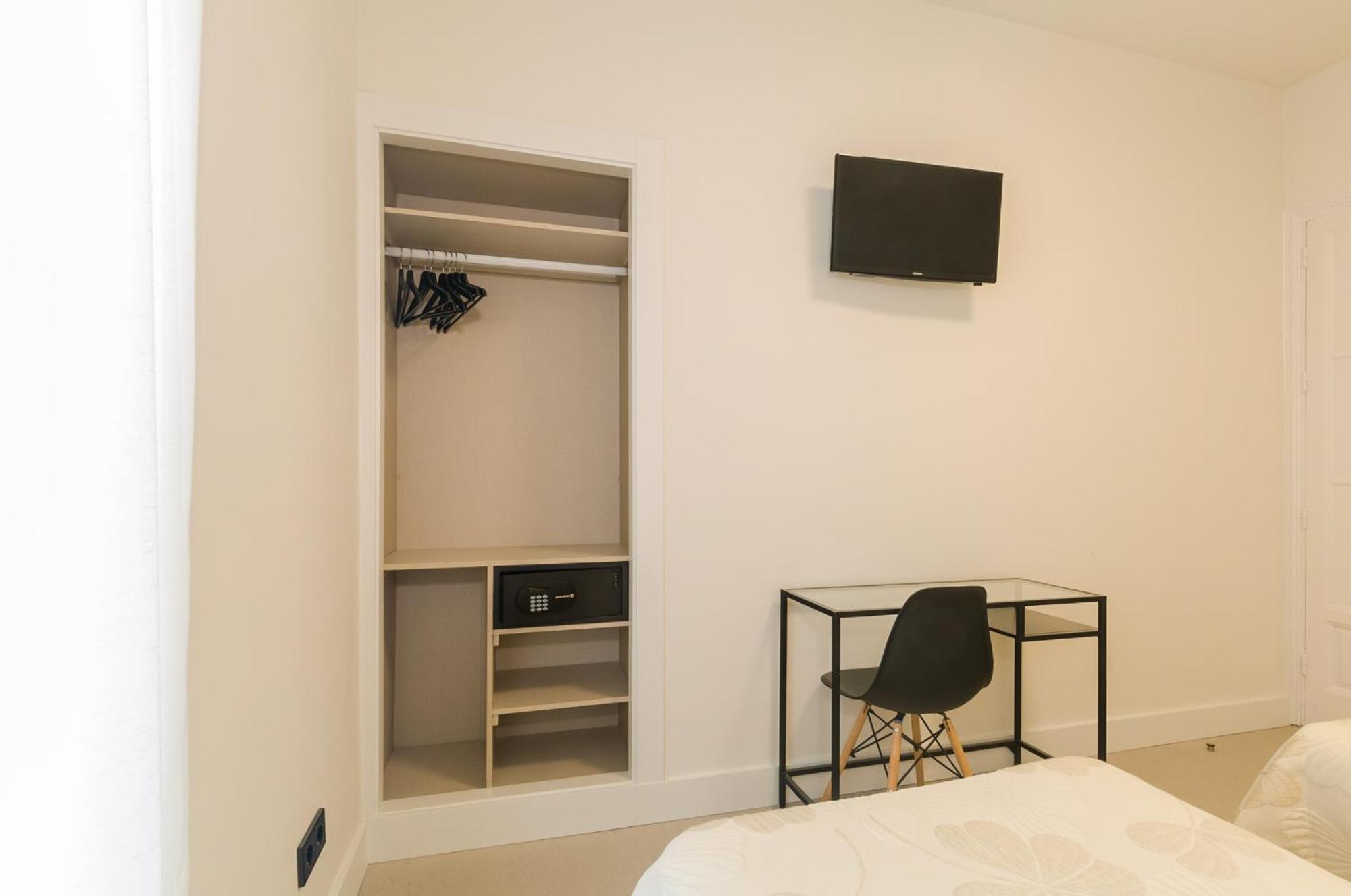 Hostal Excelsior Мадрид Екстериор снимка