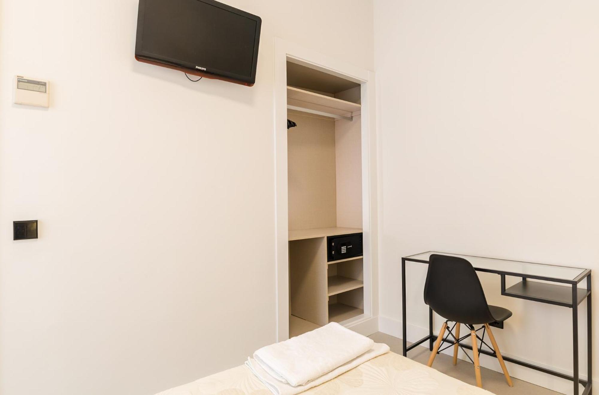 Hostal Excelsior Мадрид Екстериор снимка